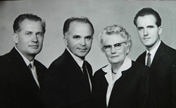 Sixties – The three Jaki brothers with their mother. Father Jaki could return to Hungary only in 1964, as an USA citizen.