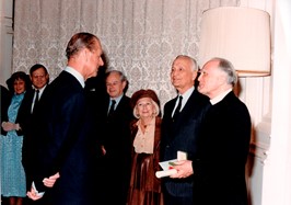description-of-1987-london-stanley-jaki-chatting-with-prince-philip