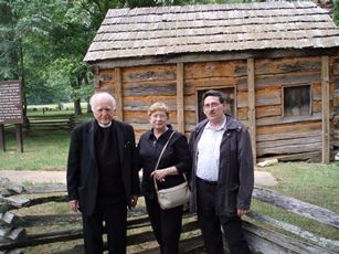 2007 – Hodgenville, KY – in a Lincoln site, with Antonio Colombo and Becky Mayhew