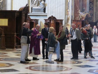 The following day, Saturday 6 April, inside St Peter’s Basilica, waiting for the group to reach the meeting point.
